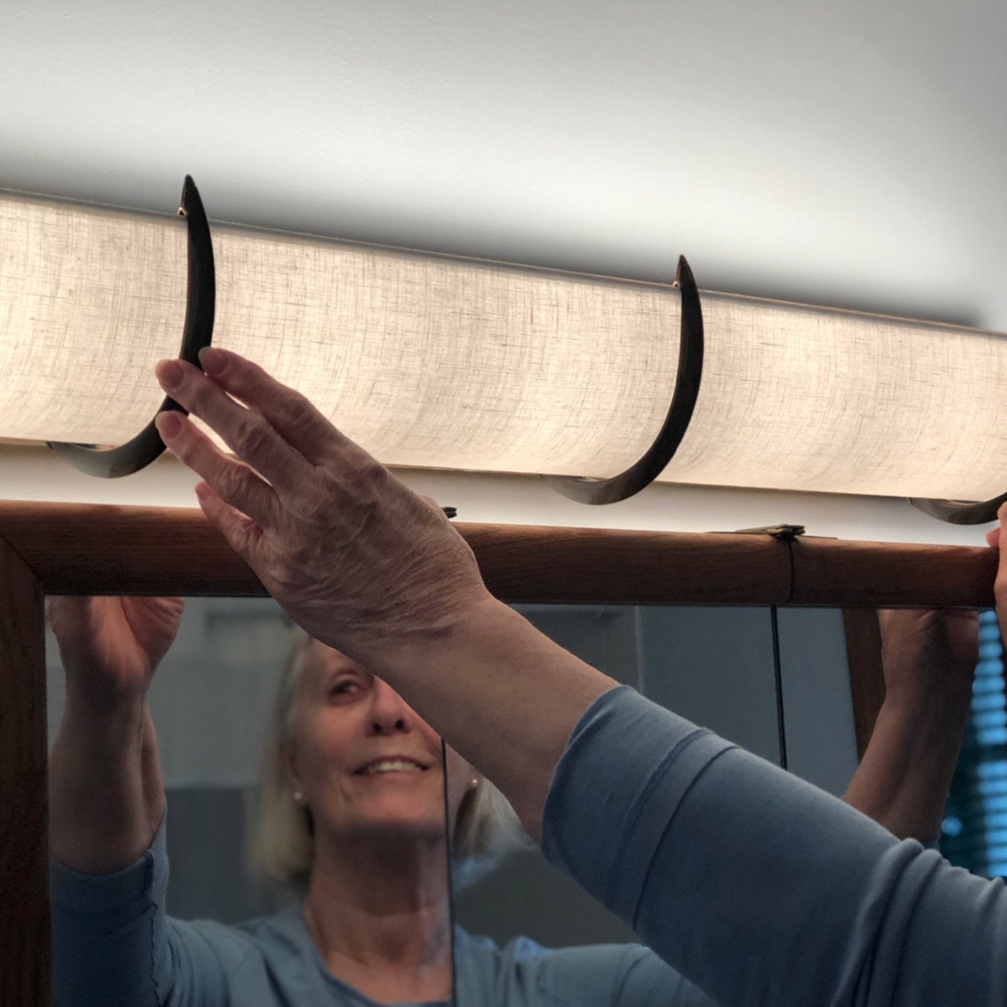 Woman installs her own shade to update her bath